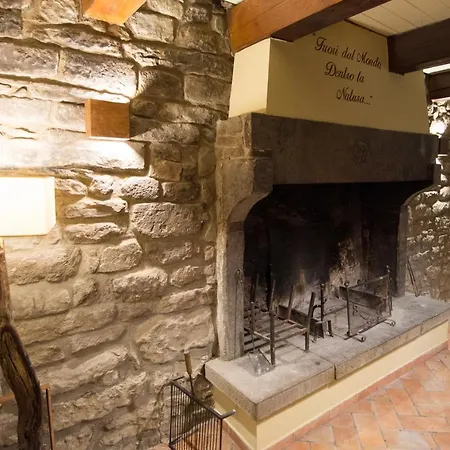 Eremo Montemezzano Κατάλυμα σε φάρμα Pratovecchio